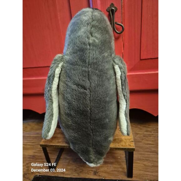 The Petting Zoo 15" Emperor Penguin Plush Stuffed Animal Blue Eye Toy No Tag EUC - Picture 5 of 6